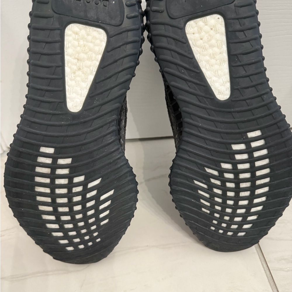 Yeezy Boost 350 v2 Slate and Black size 9.5 - Picture 6 of 7
